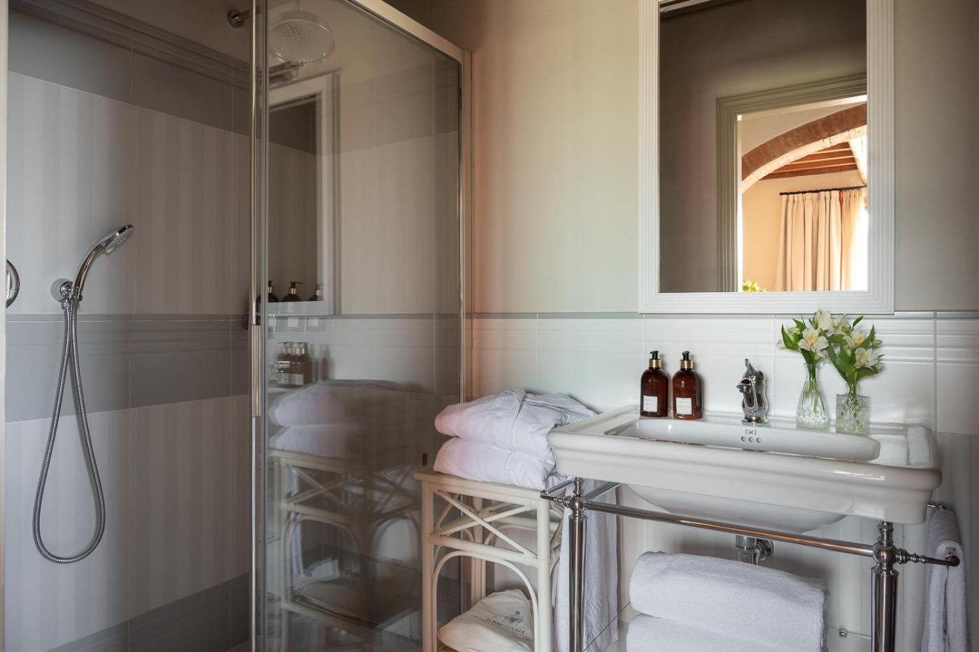 Hotel Torre a Cona Wine Estate San Donato in Collina Esterno foto